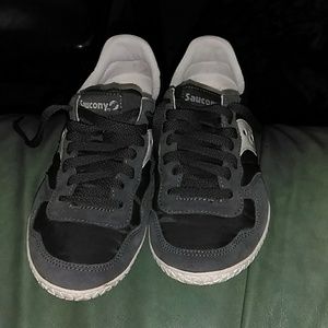 Womens saucony sneakers.